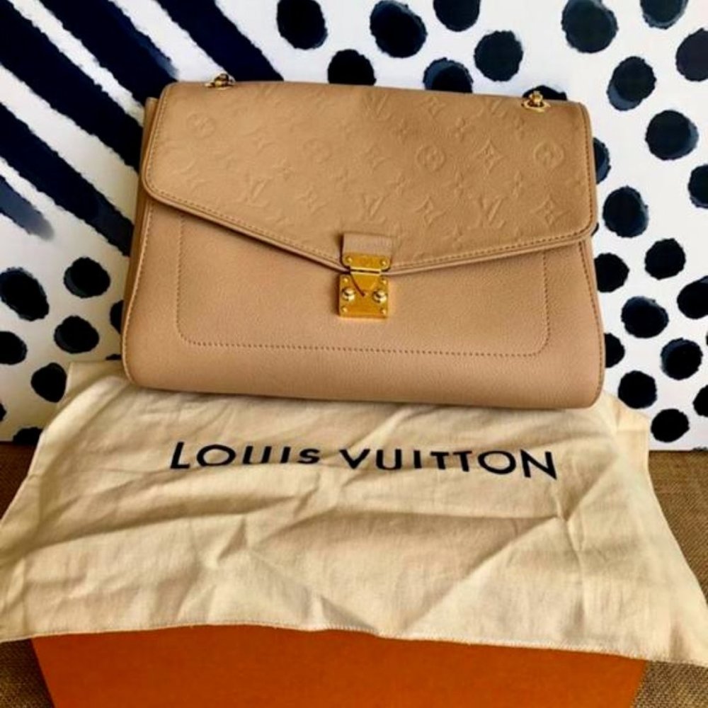 LOUIS VUITTON Saint Germain